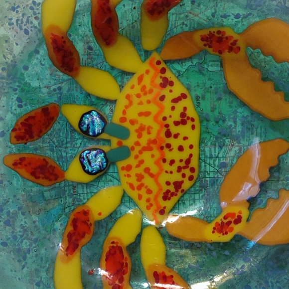 Darcy Abbott Fused Glass Crab Bowl - Picture 2 of 4